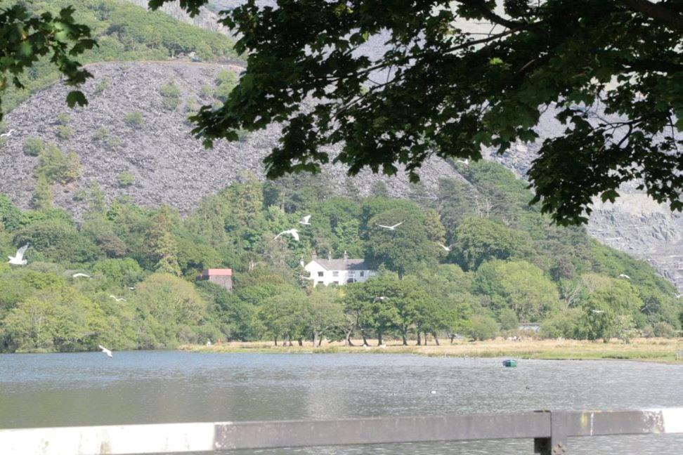 Padarn Apartment At Glanybala Holidays 兰贝里斯 外观 照片
